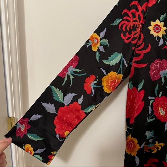 Natori Floral Button Front Top Size Small Long sleeve red black PJs Sleep Shirt - Picture 5 of 7